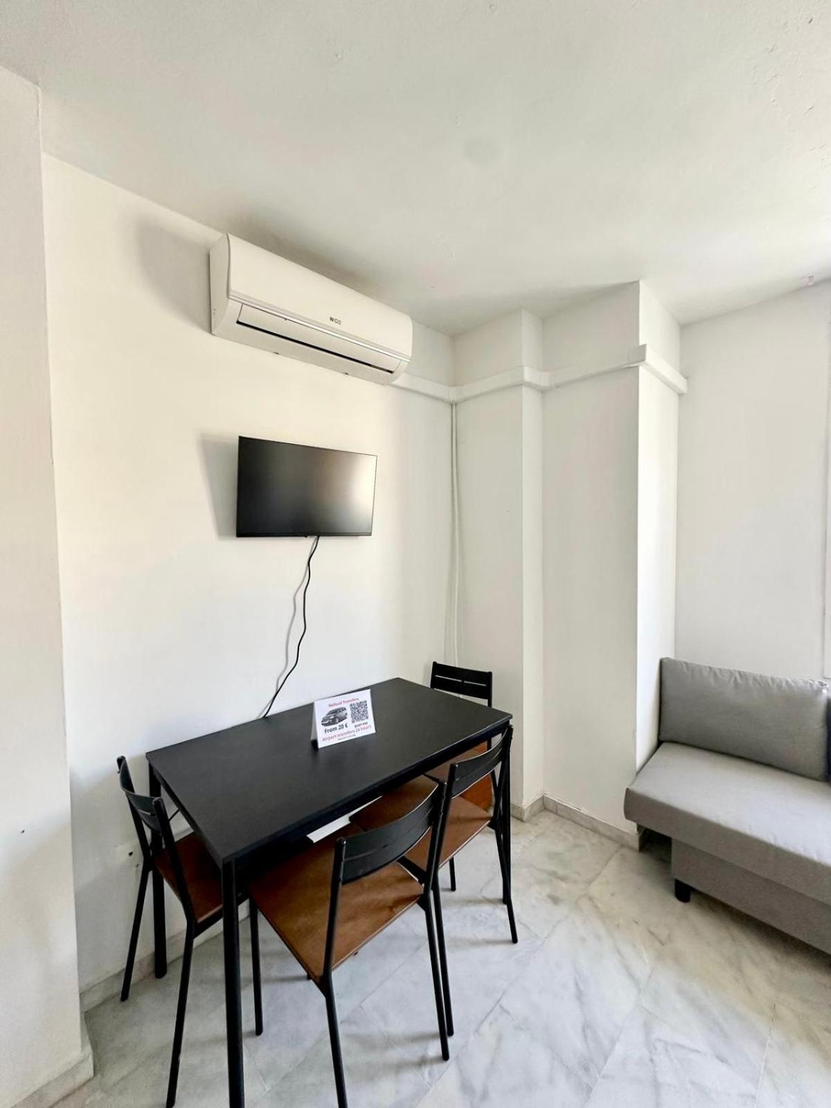 Apartamentos Playa Misericordias Malaga Exterior photo